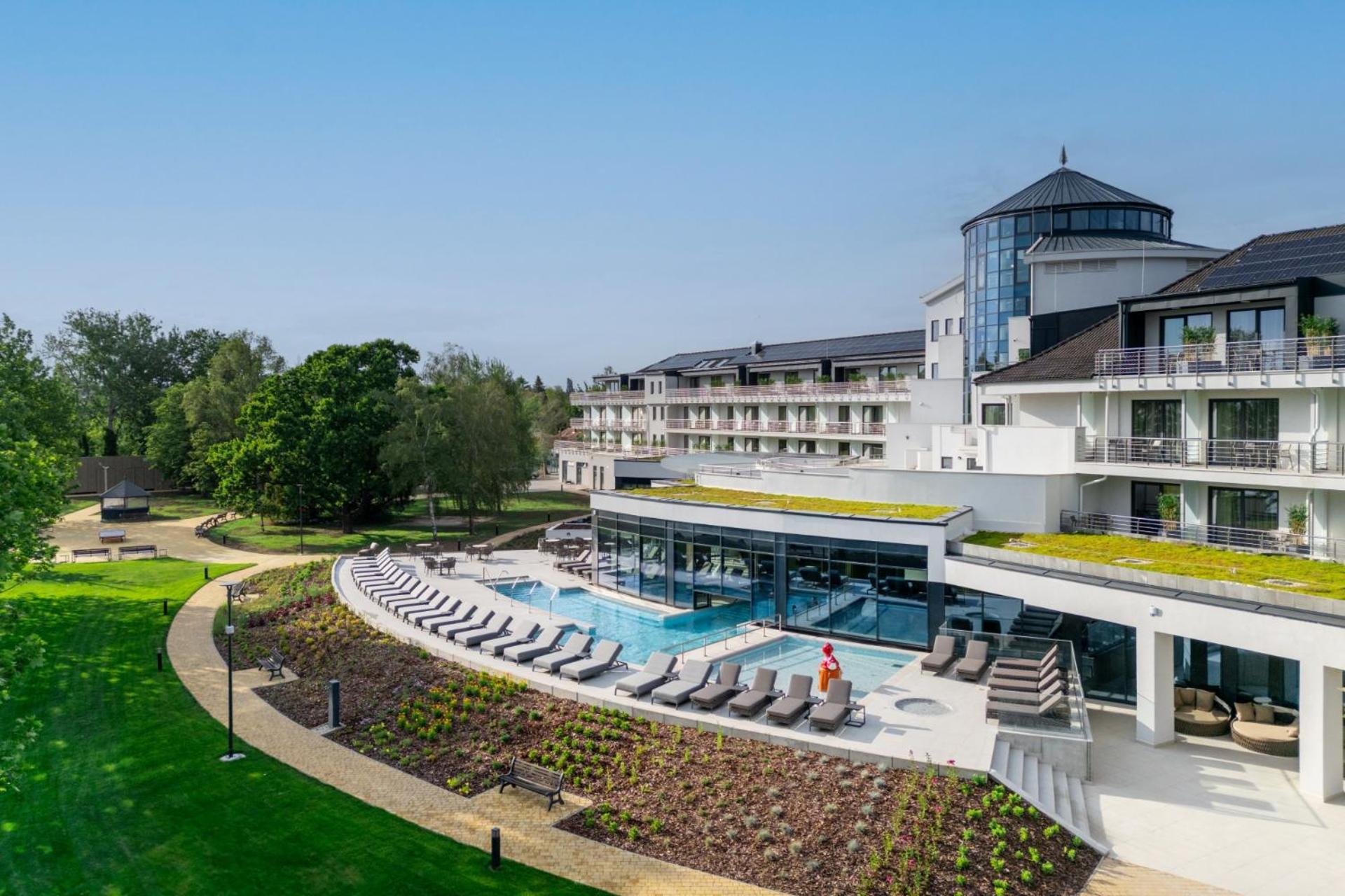 Kenese Bay Garden Resort & Conference Балатонкенесе Екстериор снимка