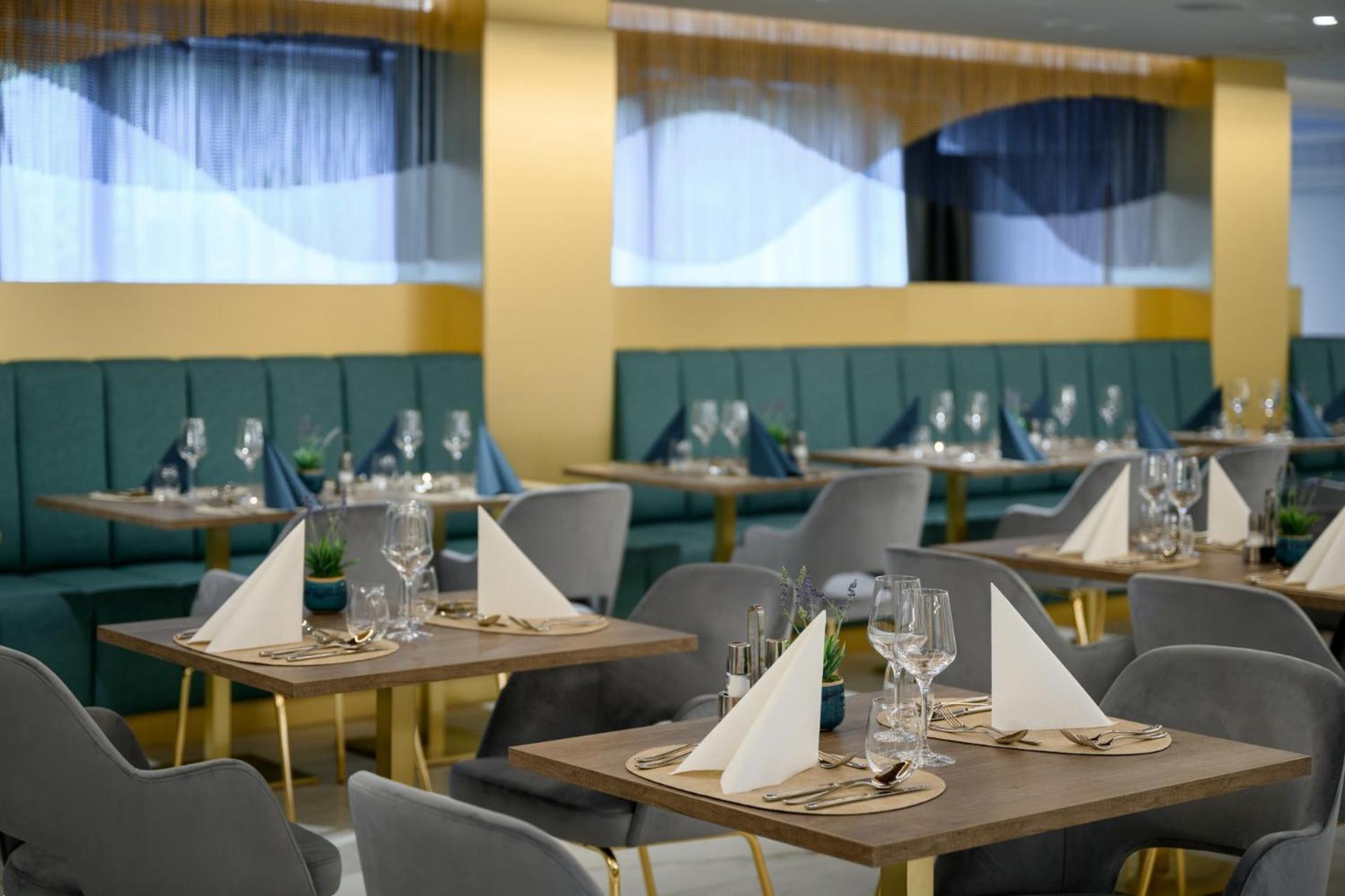 Kenese Bay Garden Resort & Conference Балатонкенесе Екстериор снимка