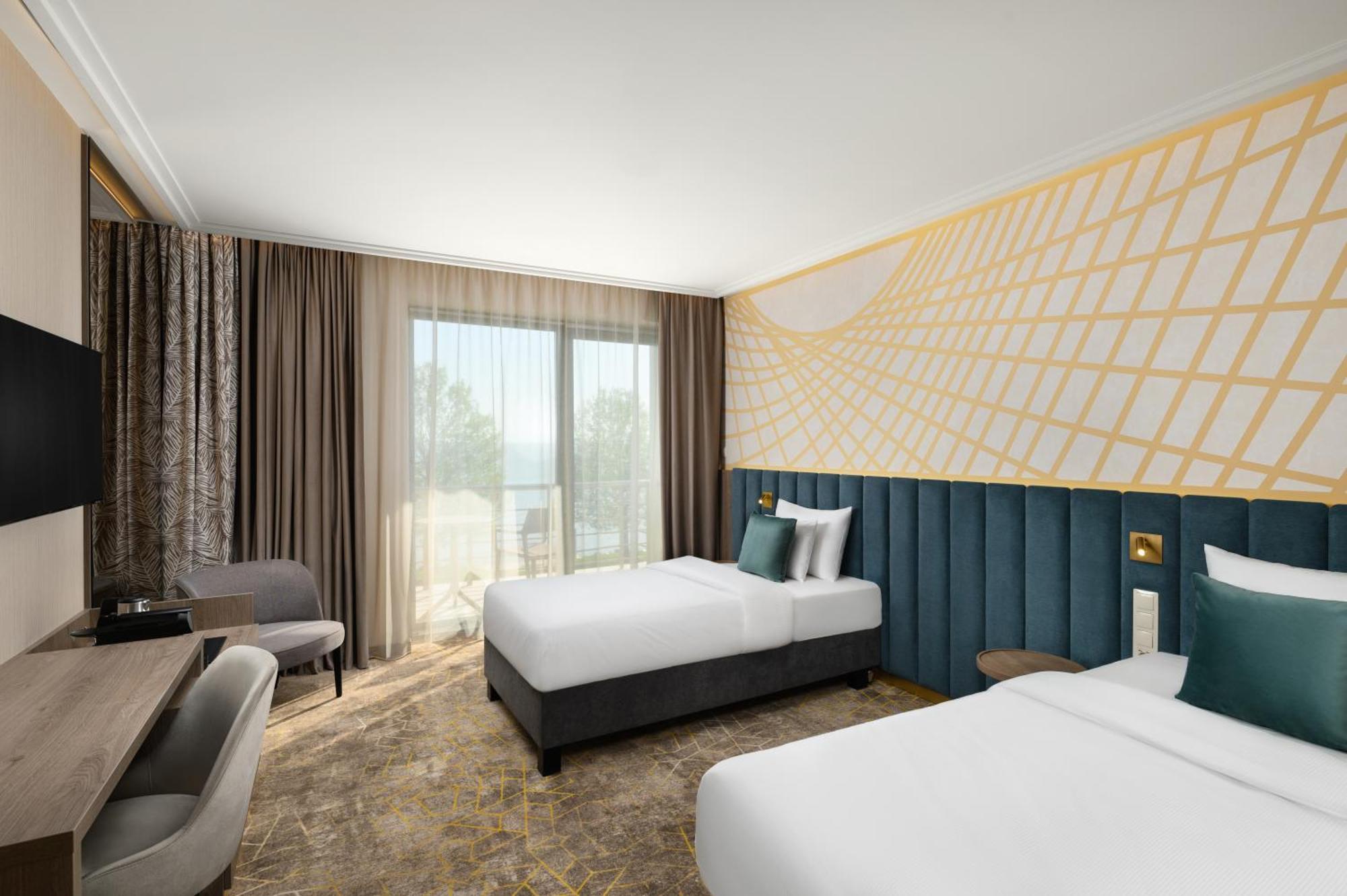 Kenese Bay Garden Resort & Conference Балатонкенесе Екстериор снимка