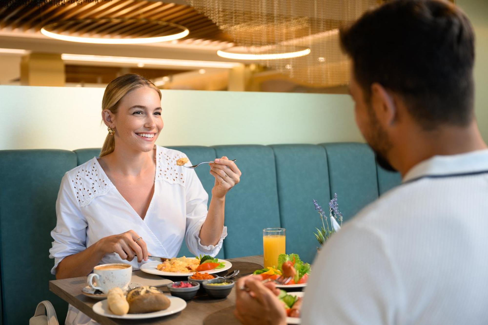 Kenese Bay Garden Resort & Conference Балатонкенесе Екстериор снимка