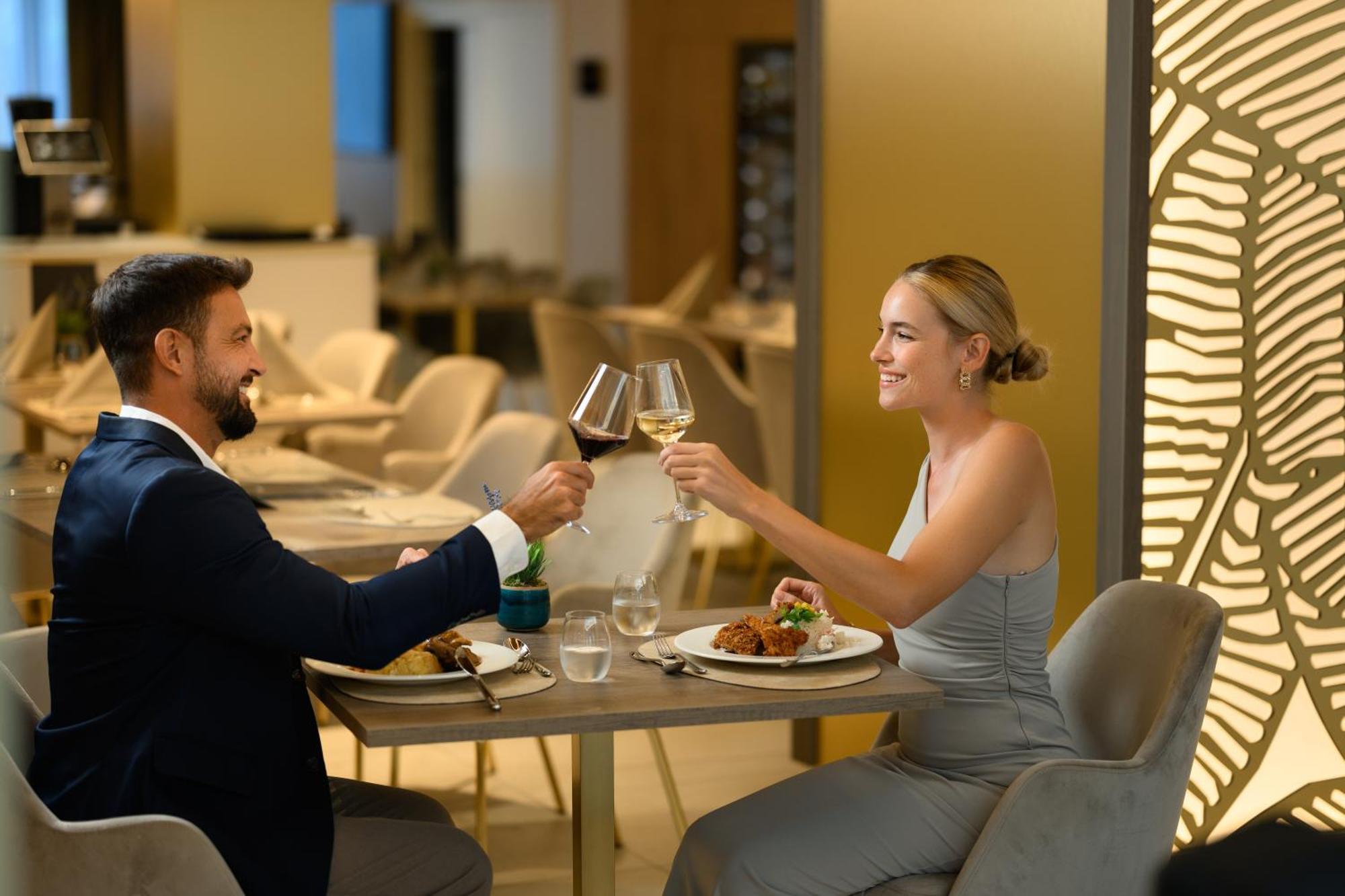 Kenese Bay Garden Resort & Conference Балатонкенесе Екстериор снимка