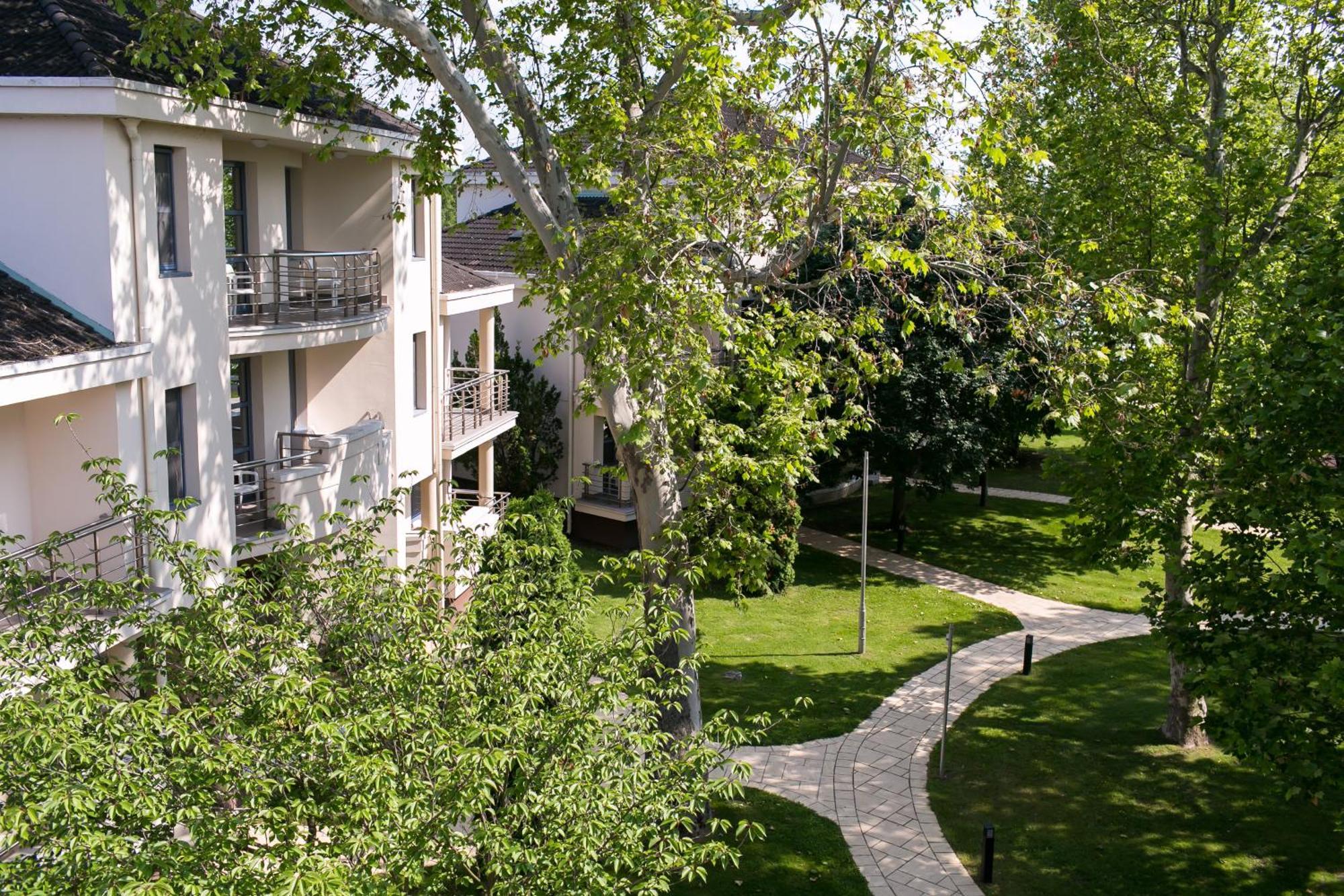Kenese Bay Garden Resort & Conference Балатонкенесе Екстериор снимка